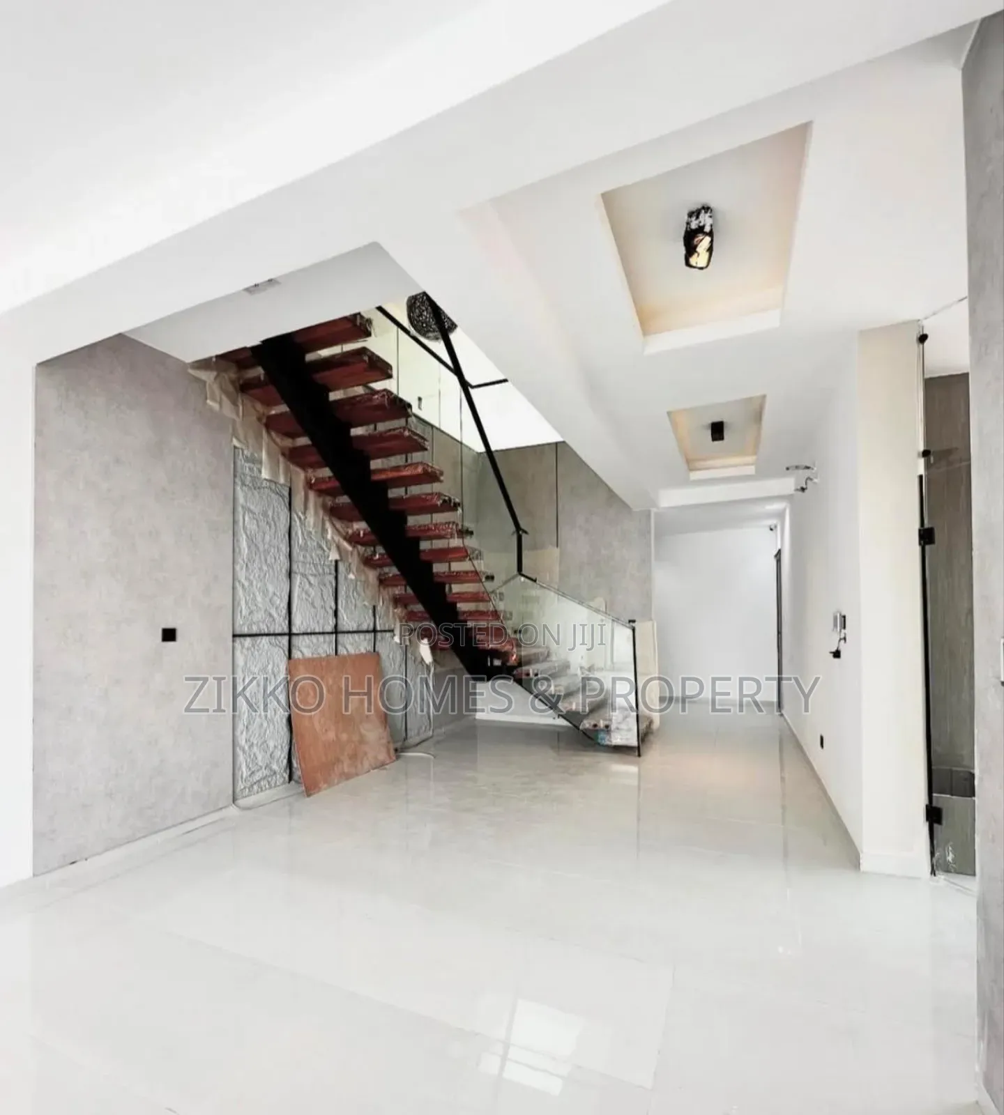 4bdrm Maisonette in Lekki for sale