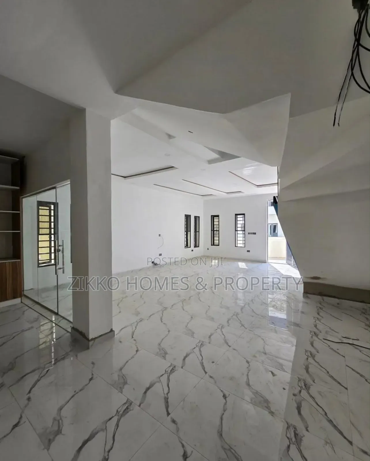 5bdrm Duplex in Harris Drive, VGC / Ajah for sale