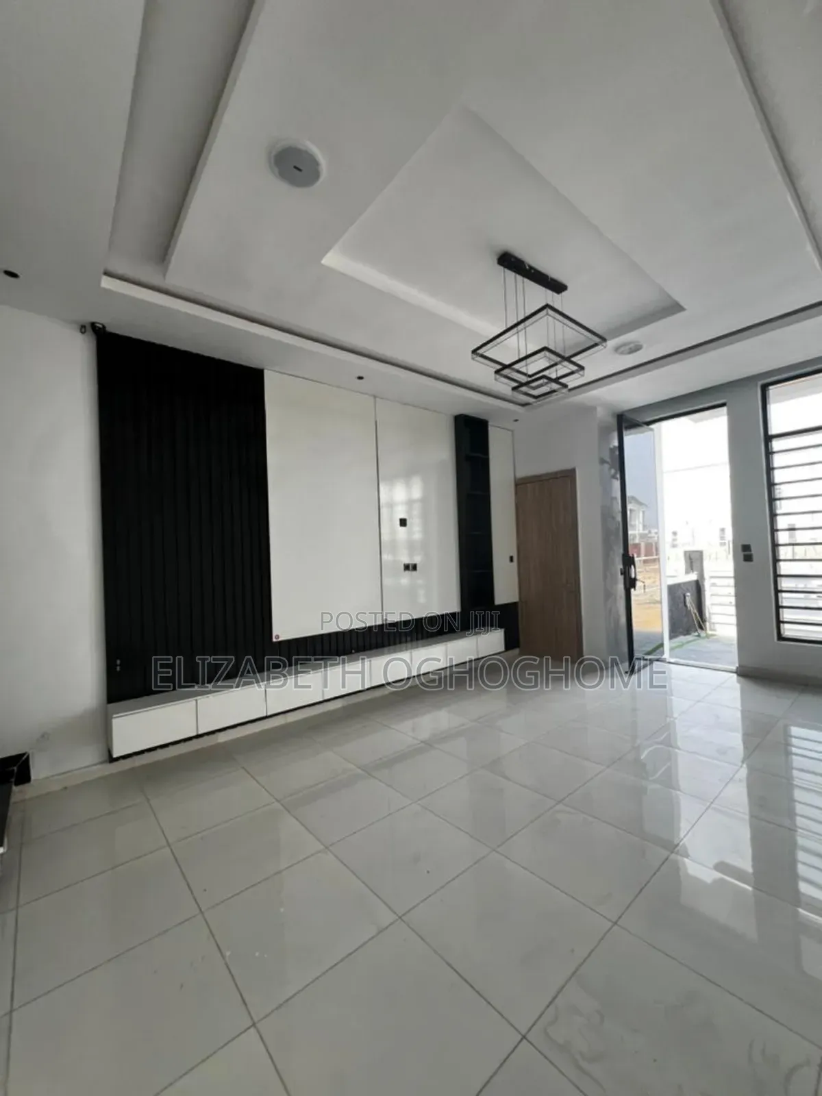 4bdrm Duplex in Ikota for sale