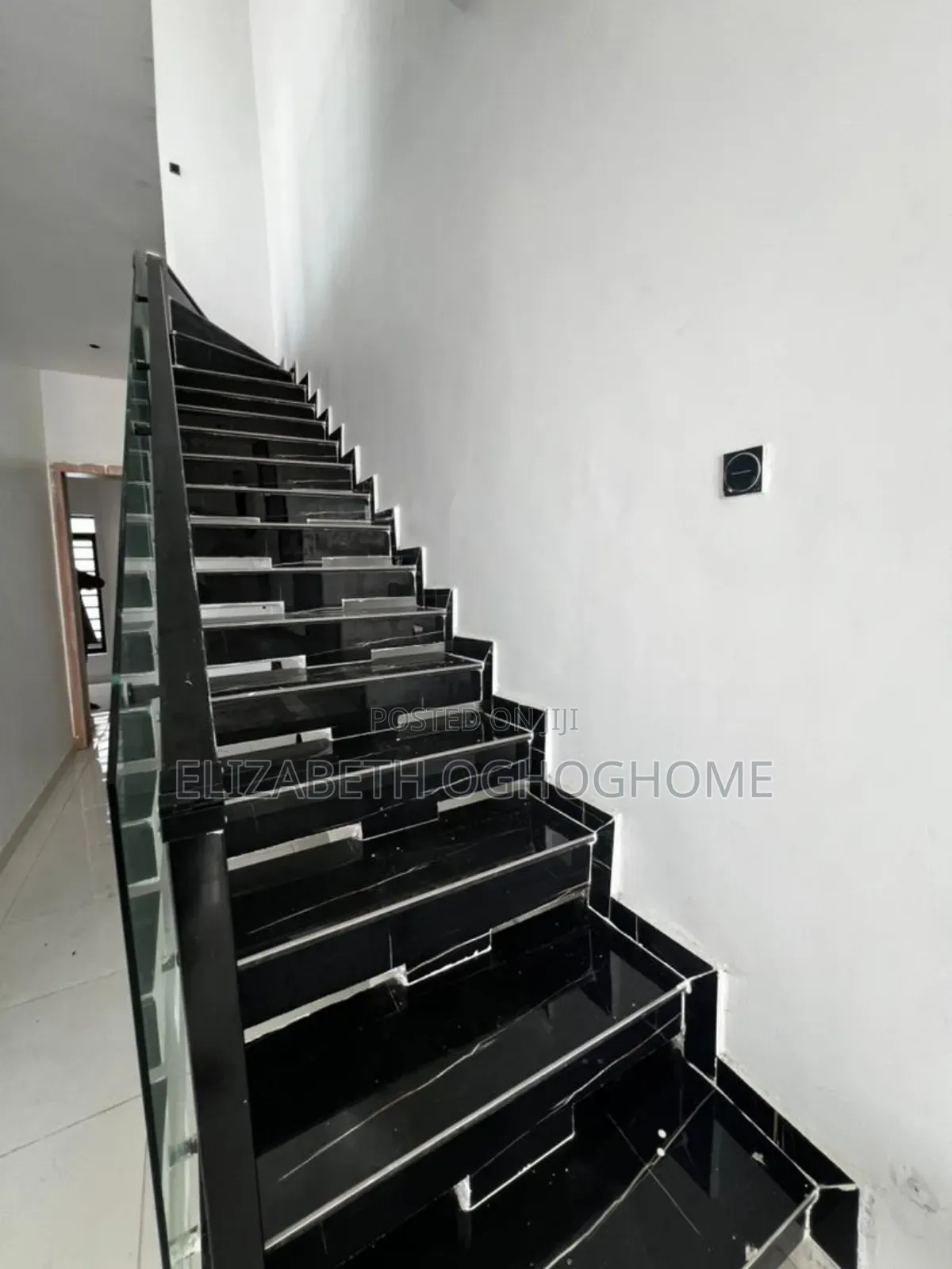 4bdrm Duplex in Ikota for sale