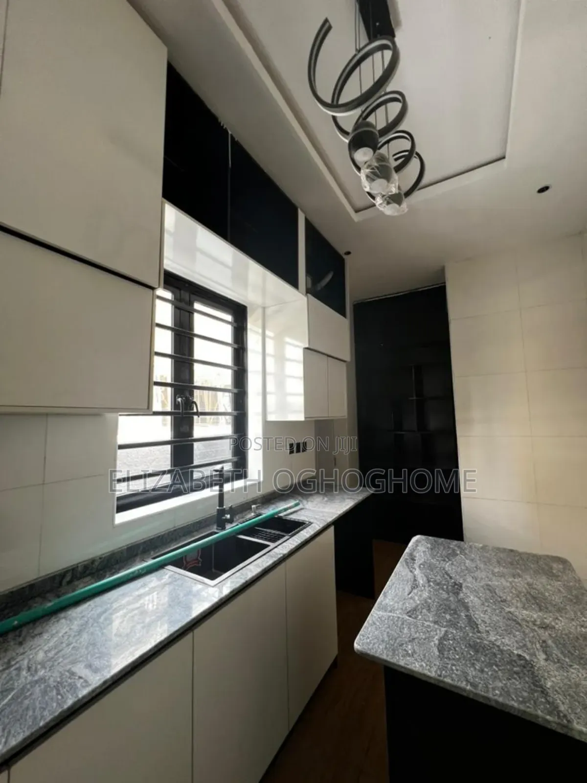 4bdrm Duplex in Ikota for sale