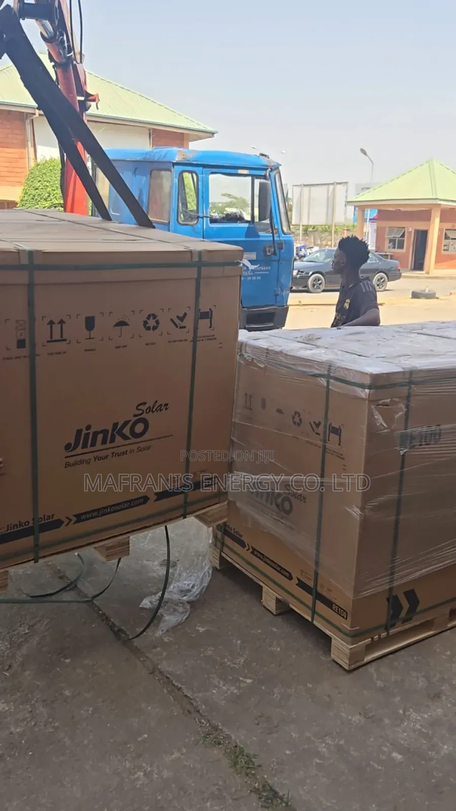 Jinko 550 Watt Solar Panel