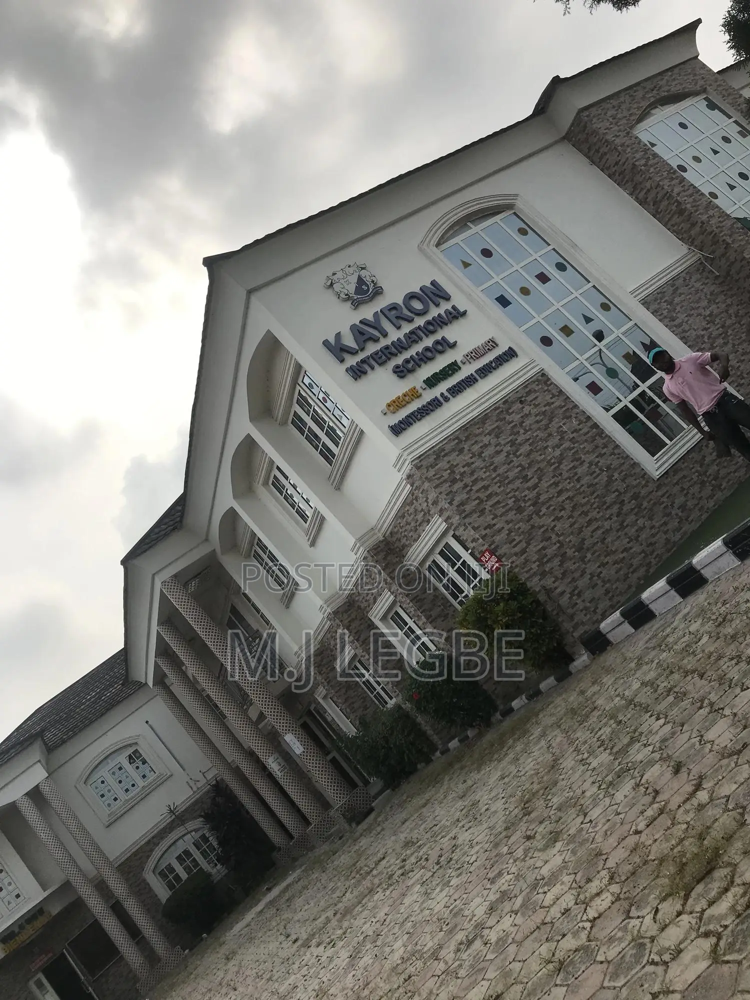 Massive Building With 28 Rooms for Sale