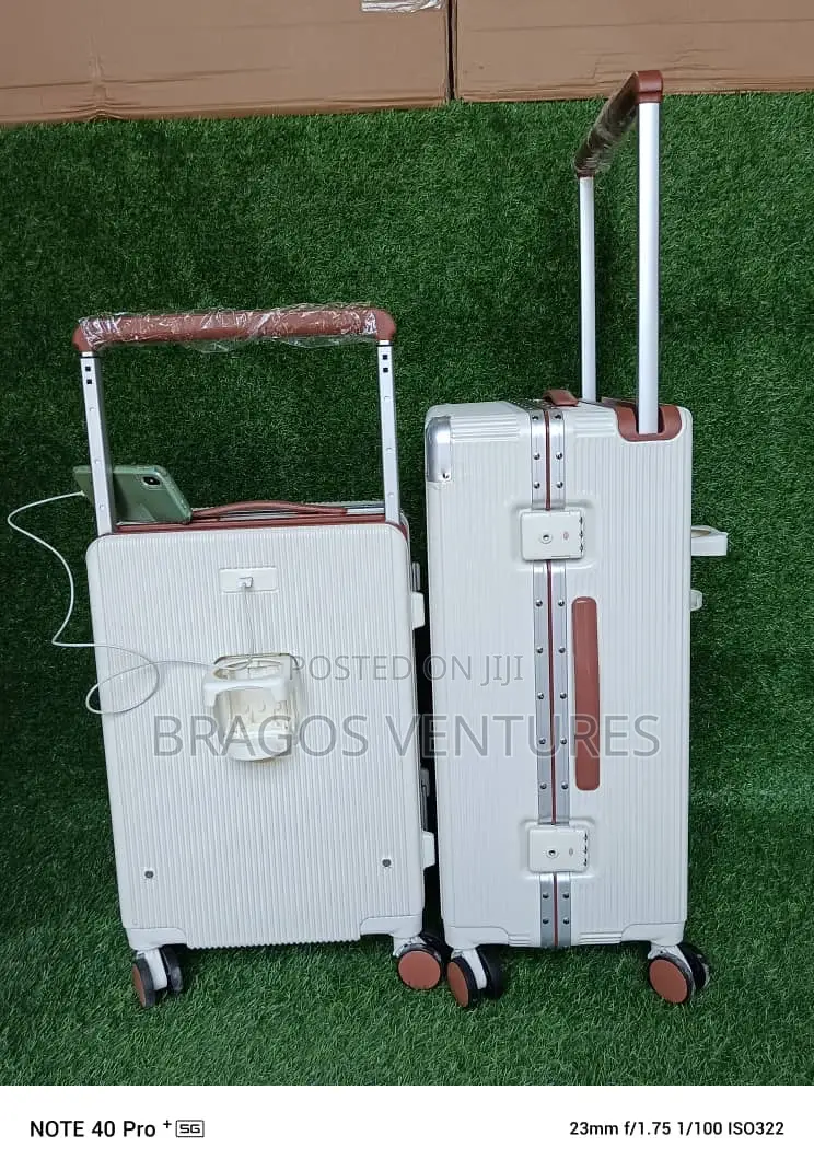 Set of 2pcs Luxury Box With Bottle Holder