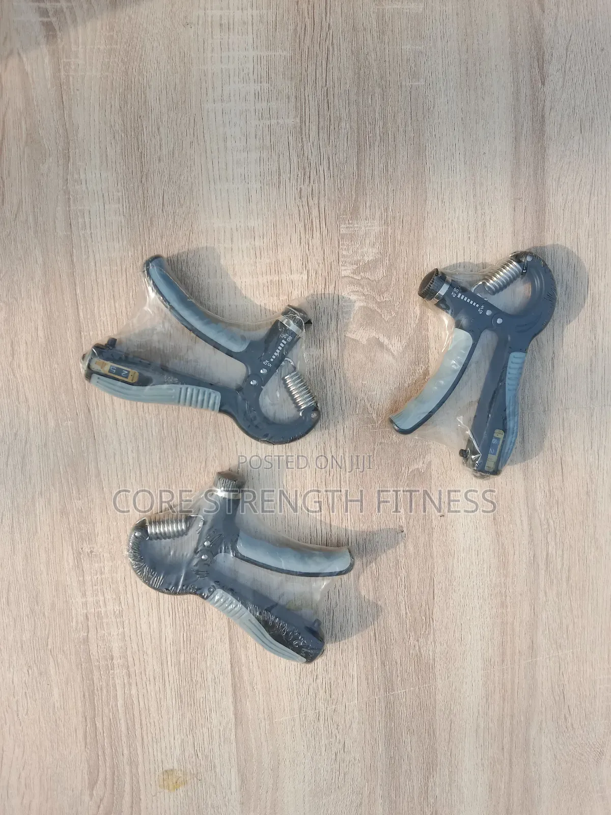 Adjustable Hand Grip/Strengthener With Counter And Regulator