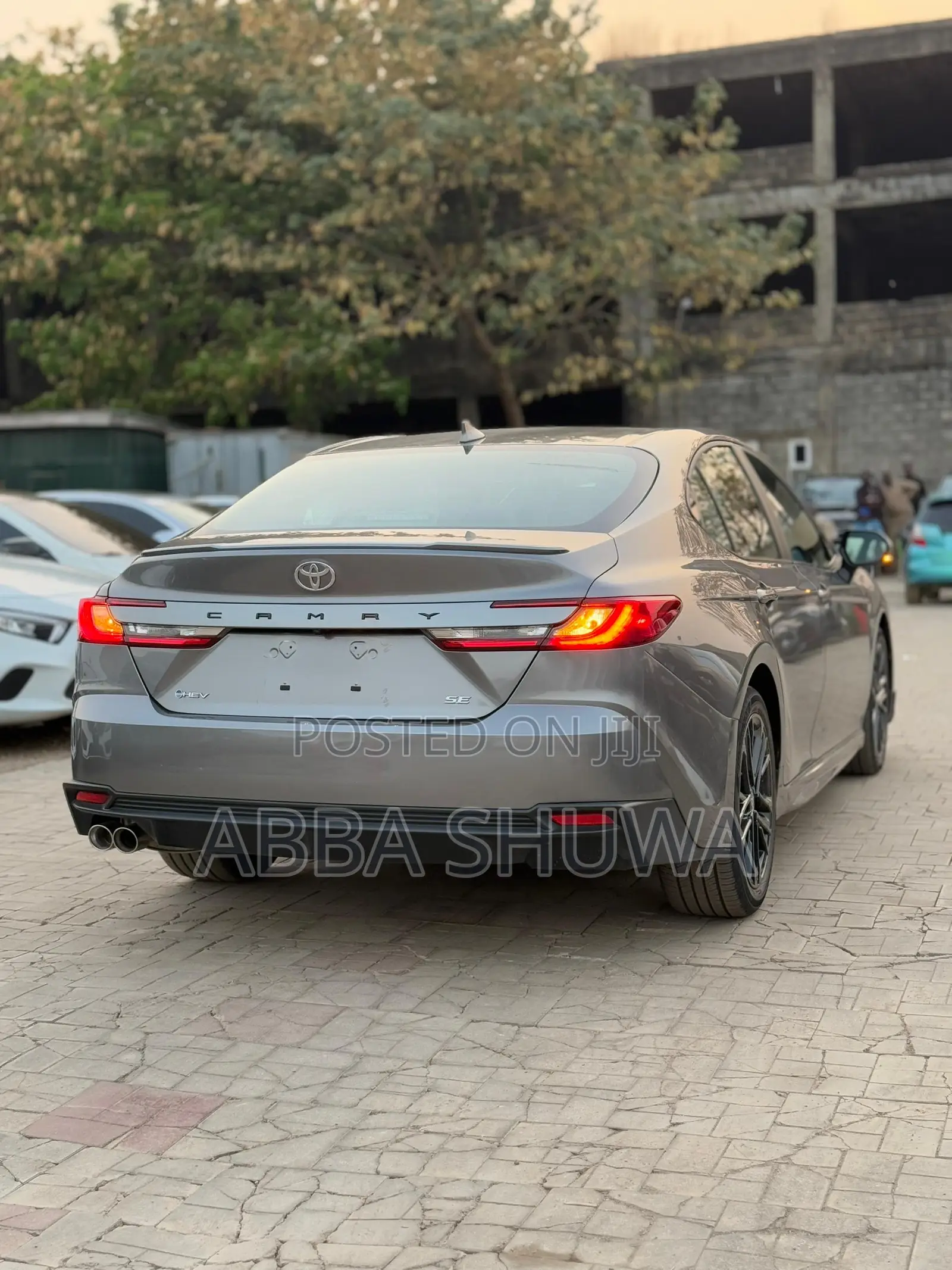 Toyota Camry SE Auto 2024 Gray