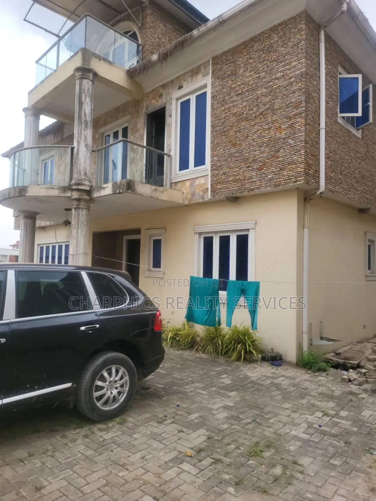 10bdrm Duplex in Ikeja GRA for sale