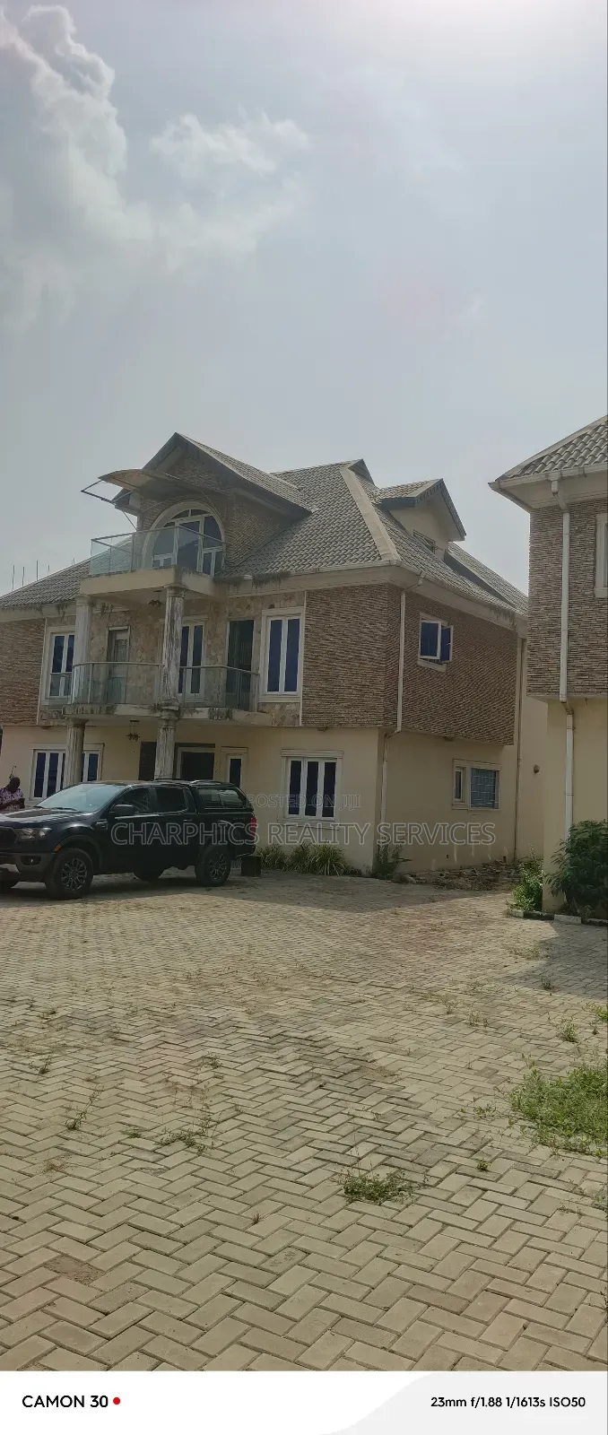 10bdrm Duplex in Ikeja GRA for sale