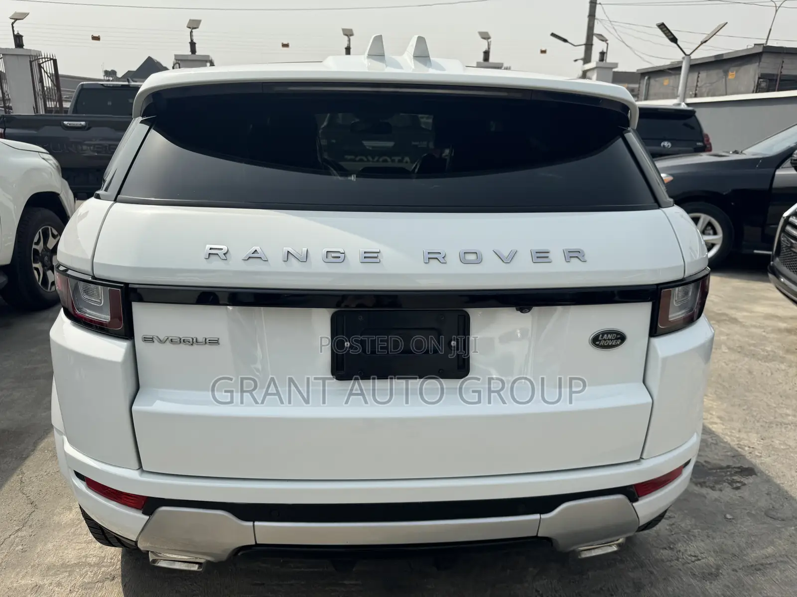 Land Rover Range Rover Evoque SE Premium 4x4 5-Door 2017 White
