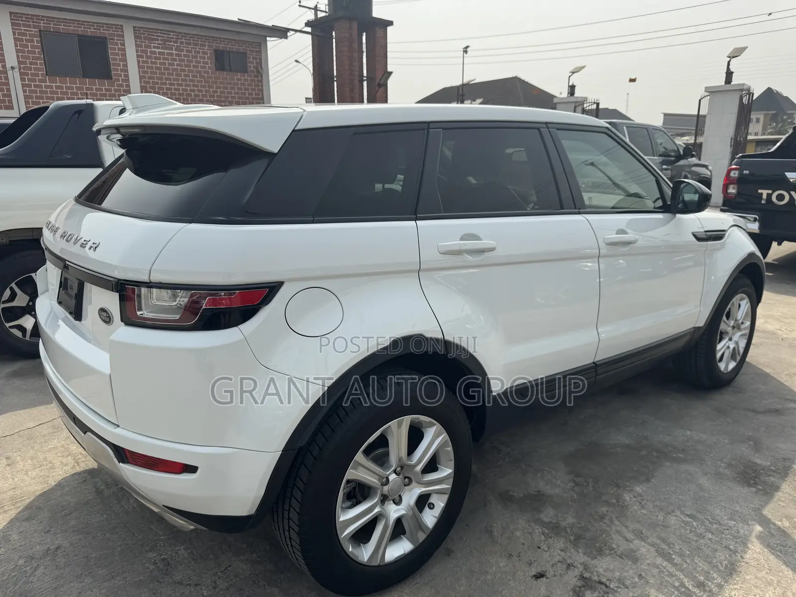 Land Rover Range Rover Evoque SE Premium 4x4 5-Door 2017 White