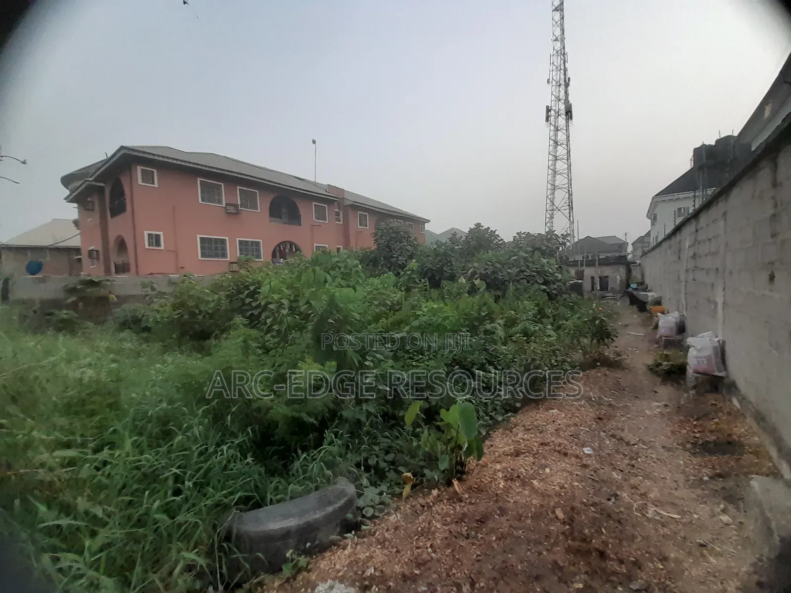 Full Plot in a Serene Environment