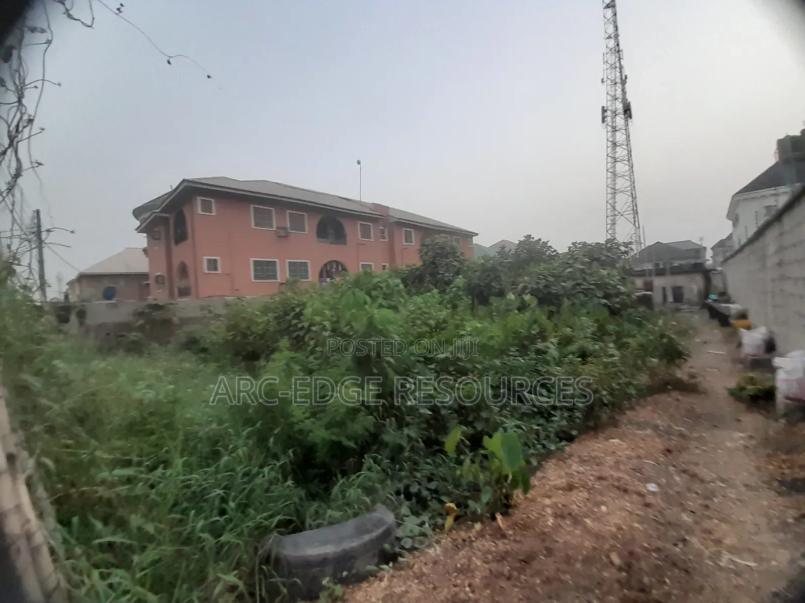 Full Plot in a Serene Environment