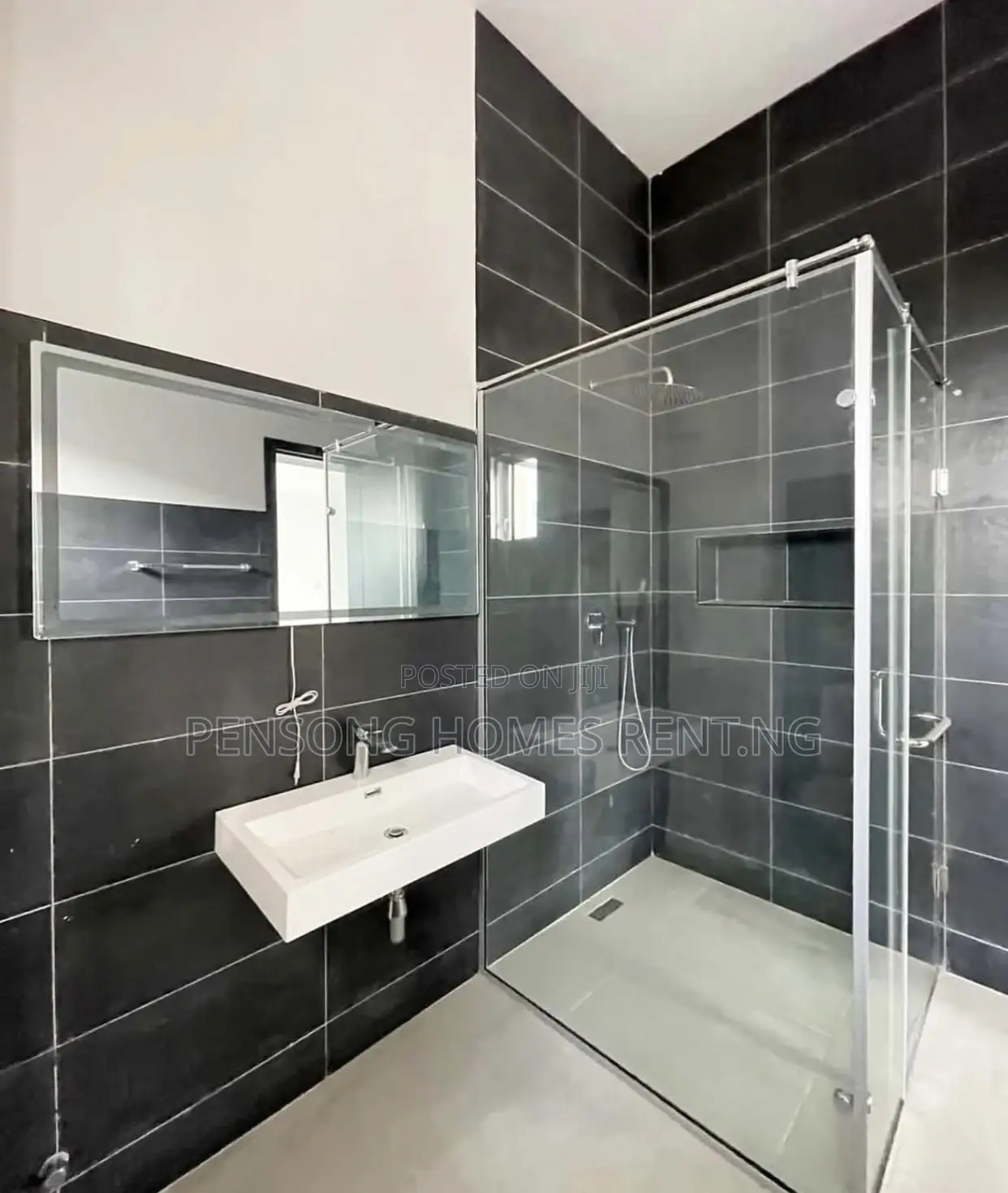 4bdrm Duplex in Lekki Phase 1 for rent