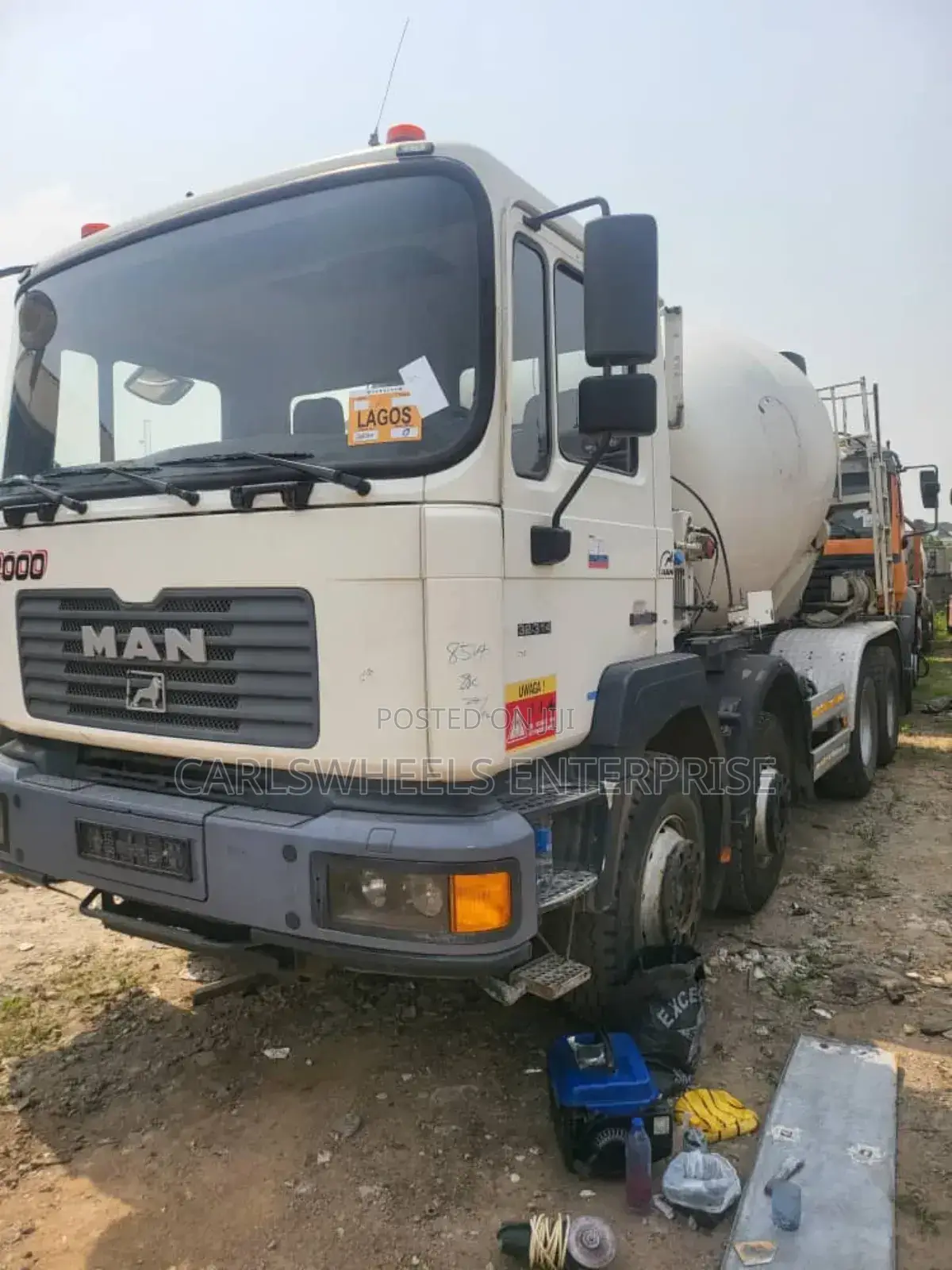 Man Diesel Sand Mixer Truck(10tyres and 12tyres Available )