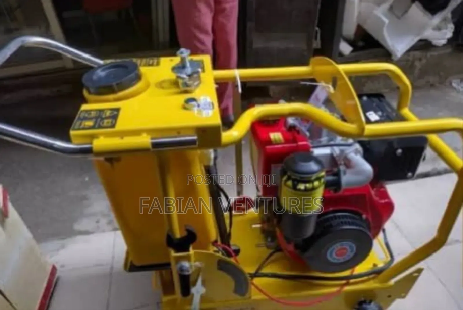Asphalt Cutting Machine