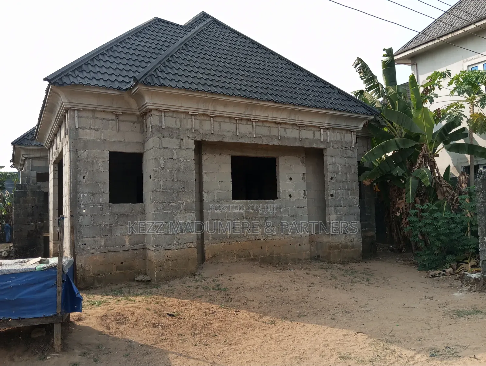 4bdrm Block of Flats in Inside An Estate, for sale