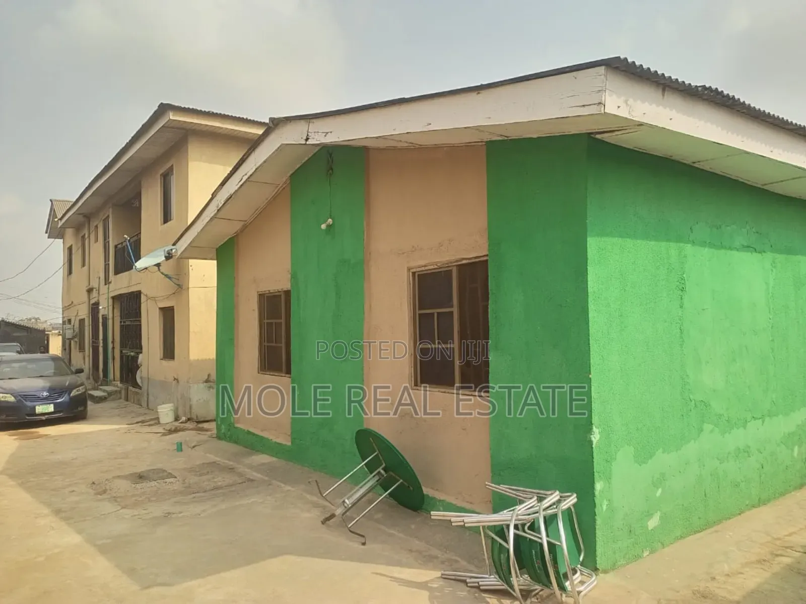 3bdrm Block of Flats in Estate, Ikotun/Igando for sale