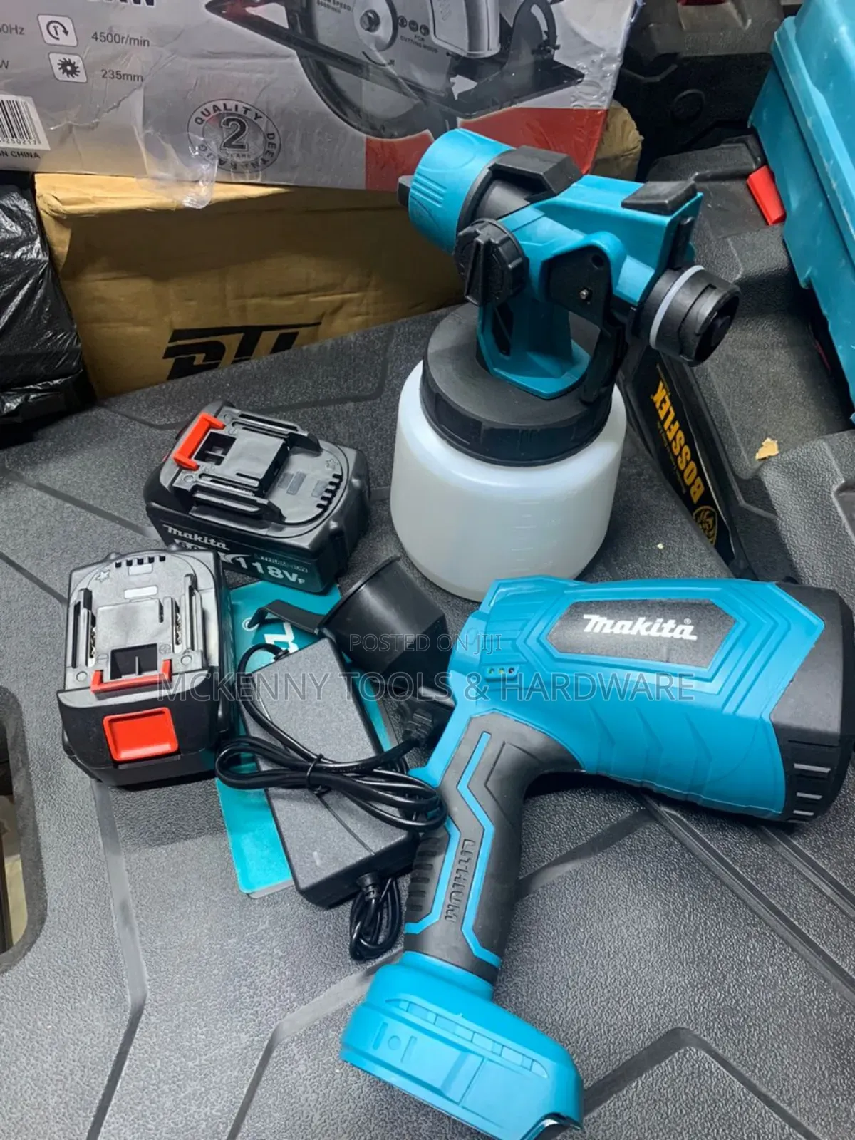 Makita Rechargeable Sprayer Gun 800ml