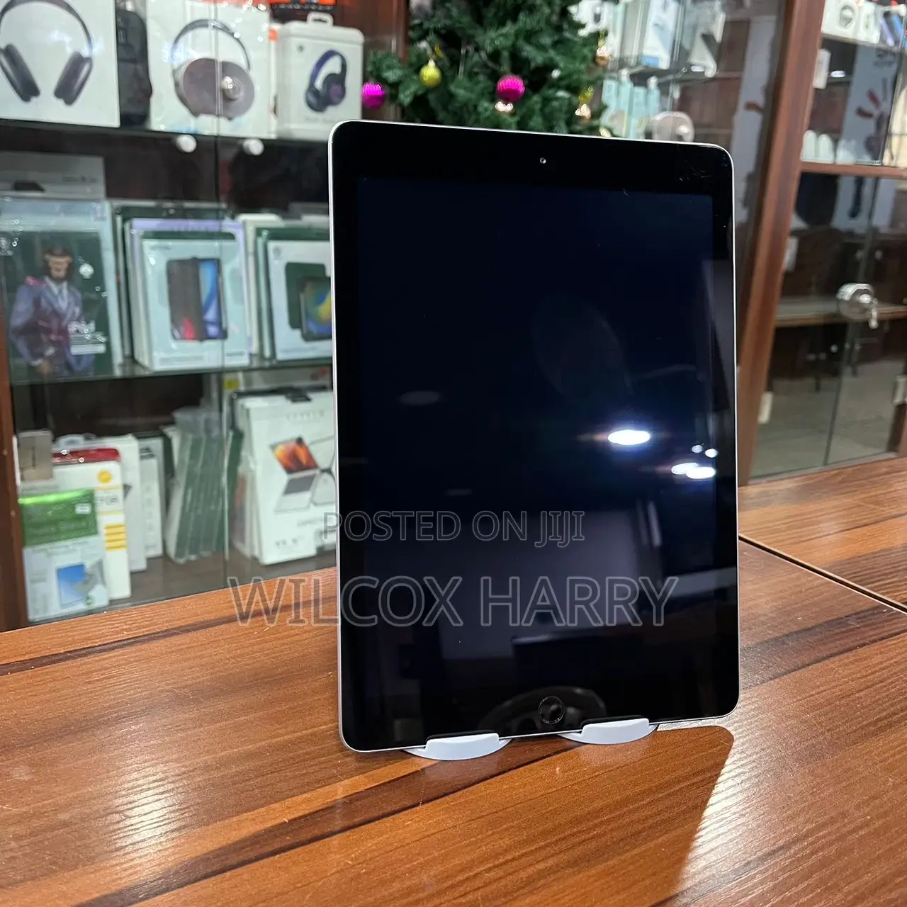 Apple iPad 9.7 128 GB Gray