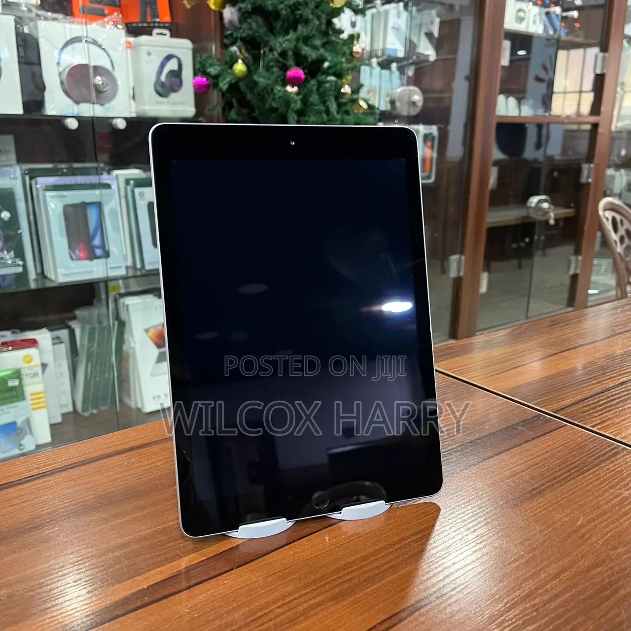 Apple iPad 9.7 128 GB Gray