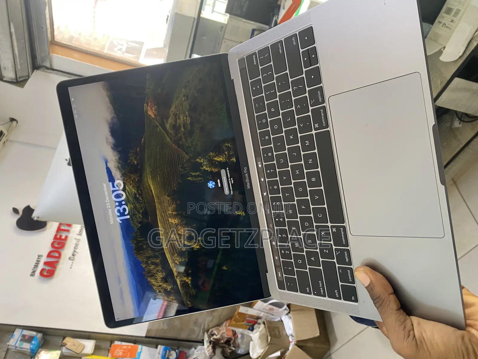 Laptop Apple MacBook Pro 2019 16GB Intel Core I7 SSD 512GB
