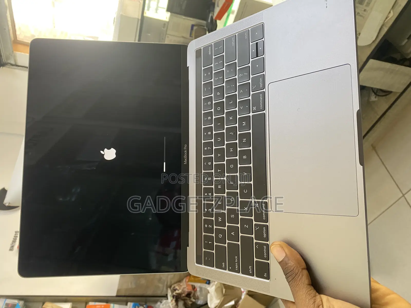 Laptop Apple MacBook Pro 2019 16GB Intel Core I7 SSD 512GB