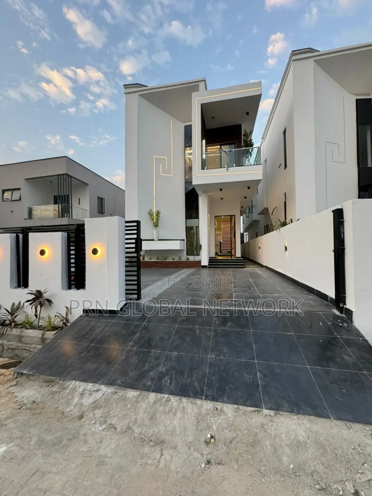 Furnished 5bdrm Duplex in Lekki for sale