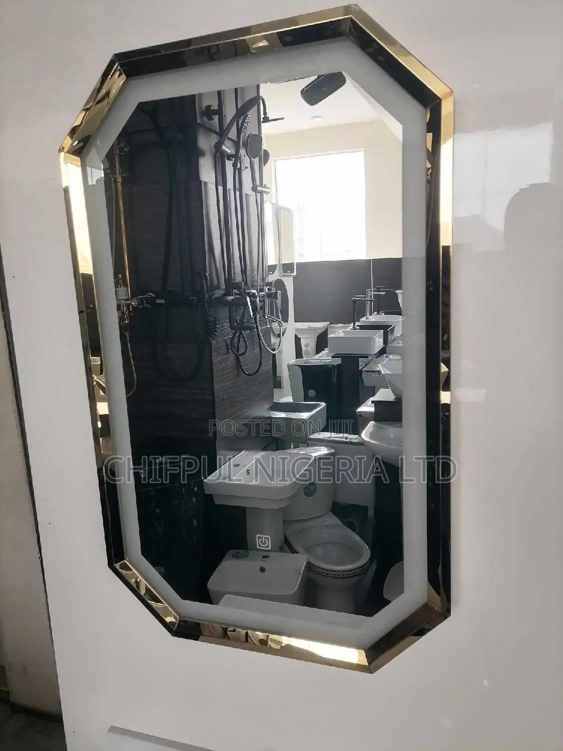 Marron Mirrors Golden Frames
