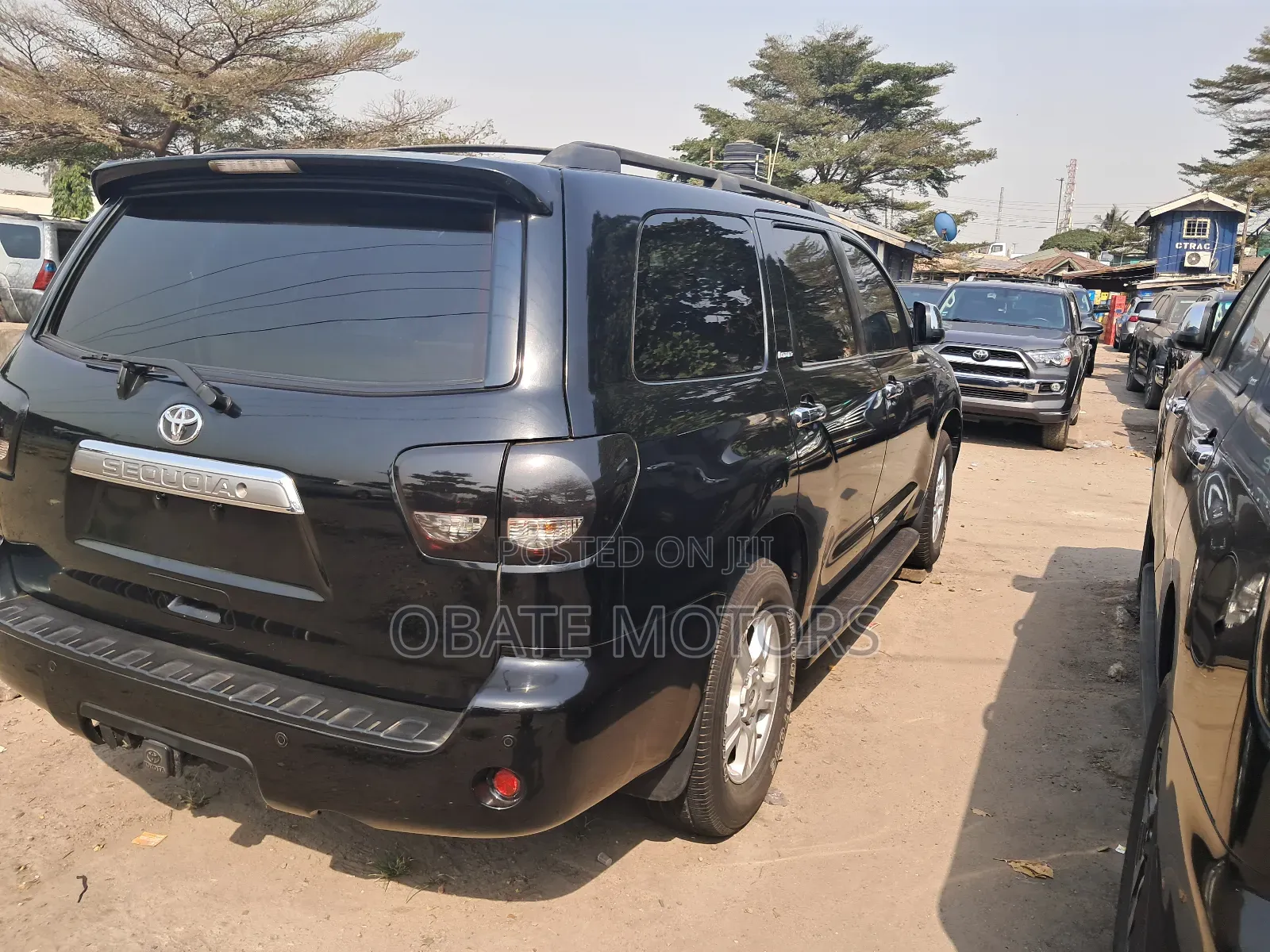 Toyota Sequoia Limited 4dr SUV 4WD (5.7L 8cyl 6A) 2013 Black