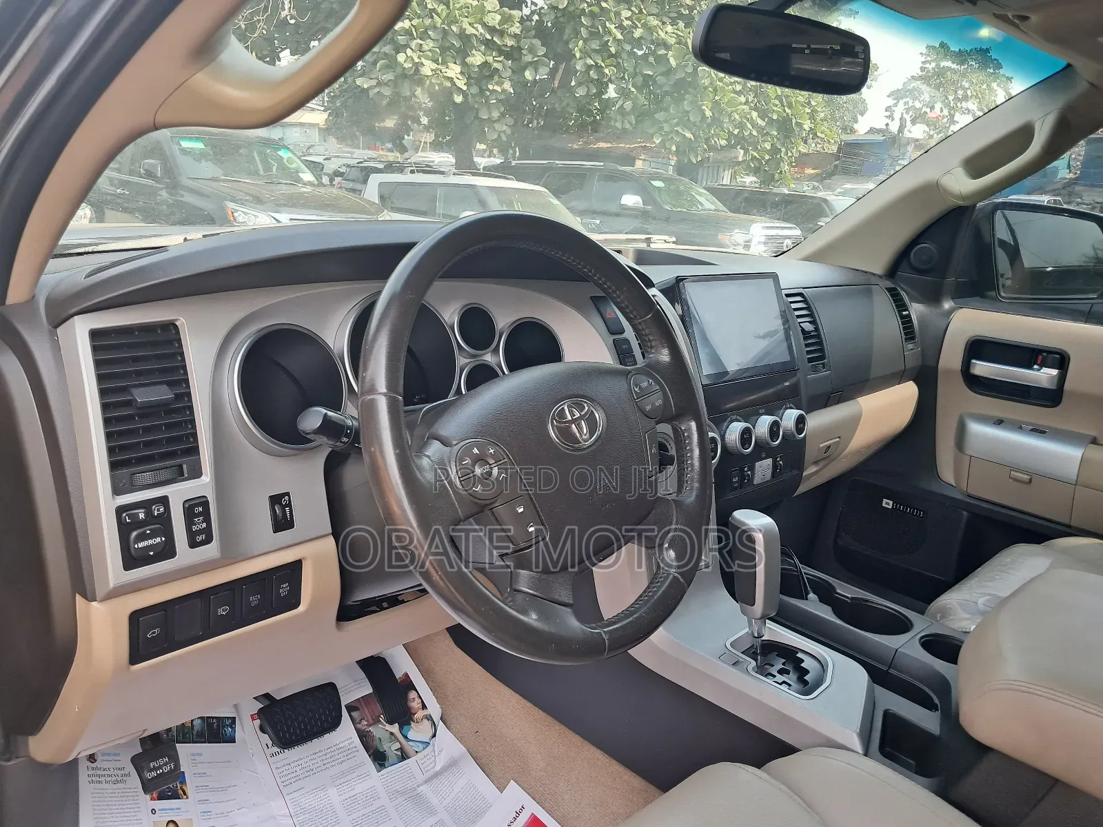 Toyota Sequoia Limited 4dr SUV 4WD (5.7L 8cyl 6A) 2013 Black