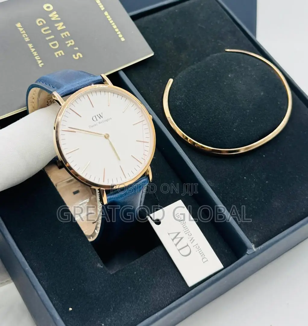 Daniel Wellington Branded Bracelet Wristwatch Set