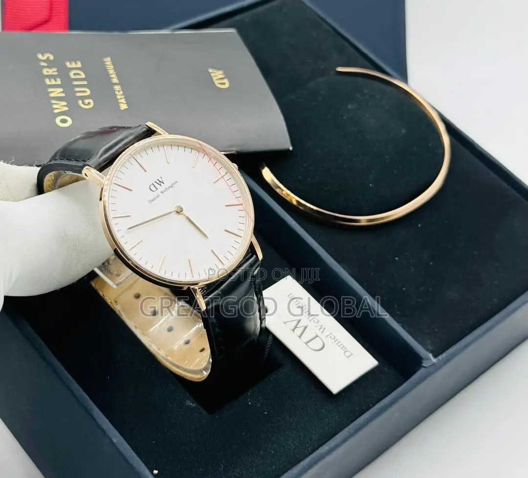 Daniel Wellington Branded Bracelet Wristwatch Set