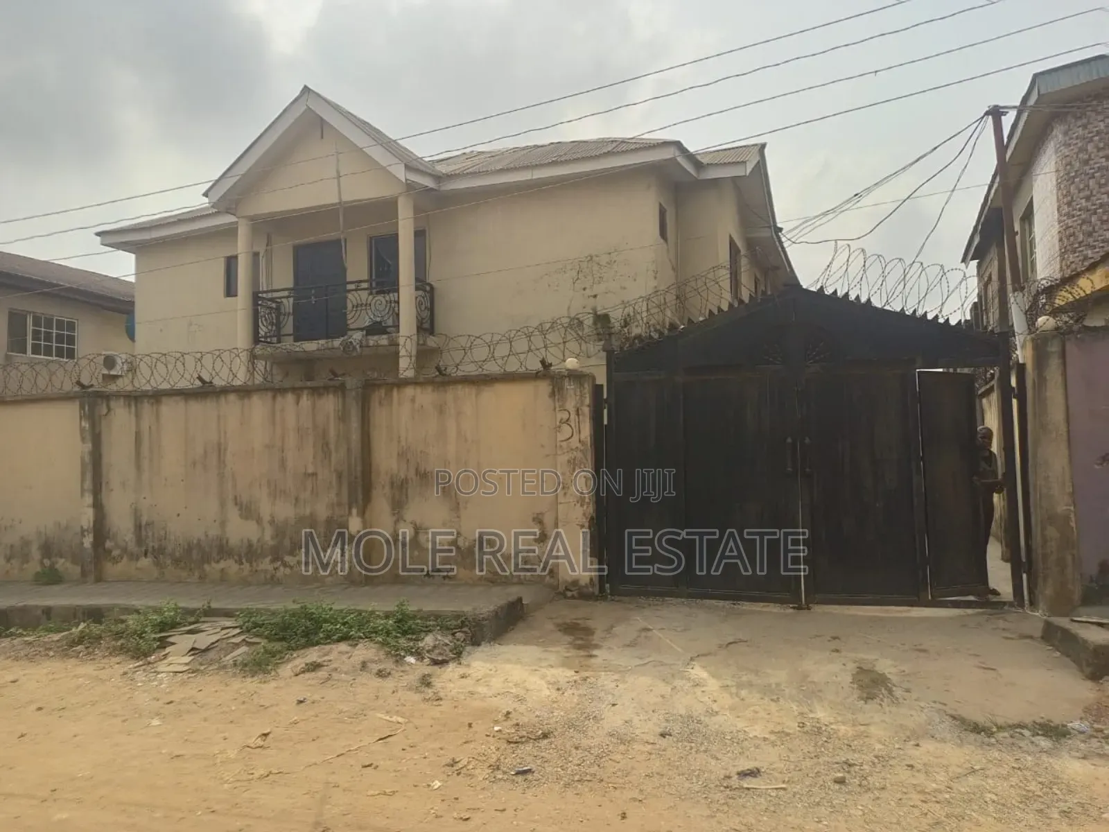 3bdrm Block of Flats in Estate, Ikotun/Igando for sale