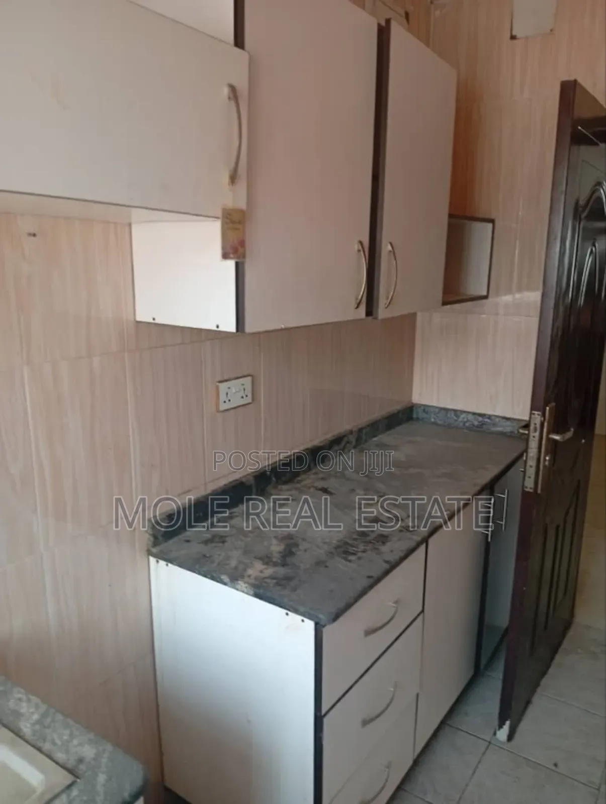 3bdrm Block of Flats in Estate, Ikotun/Igando for sale