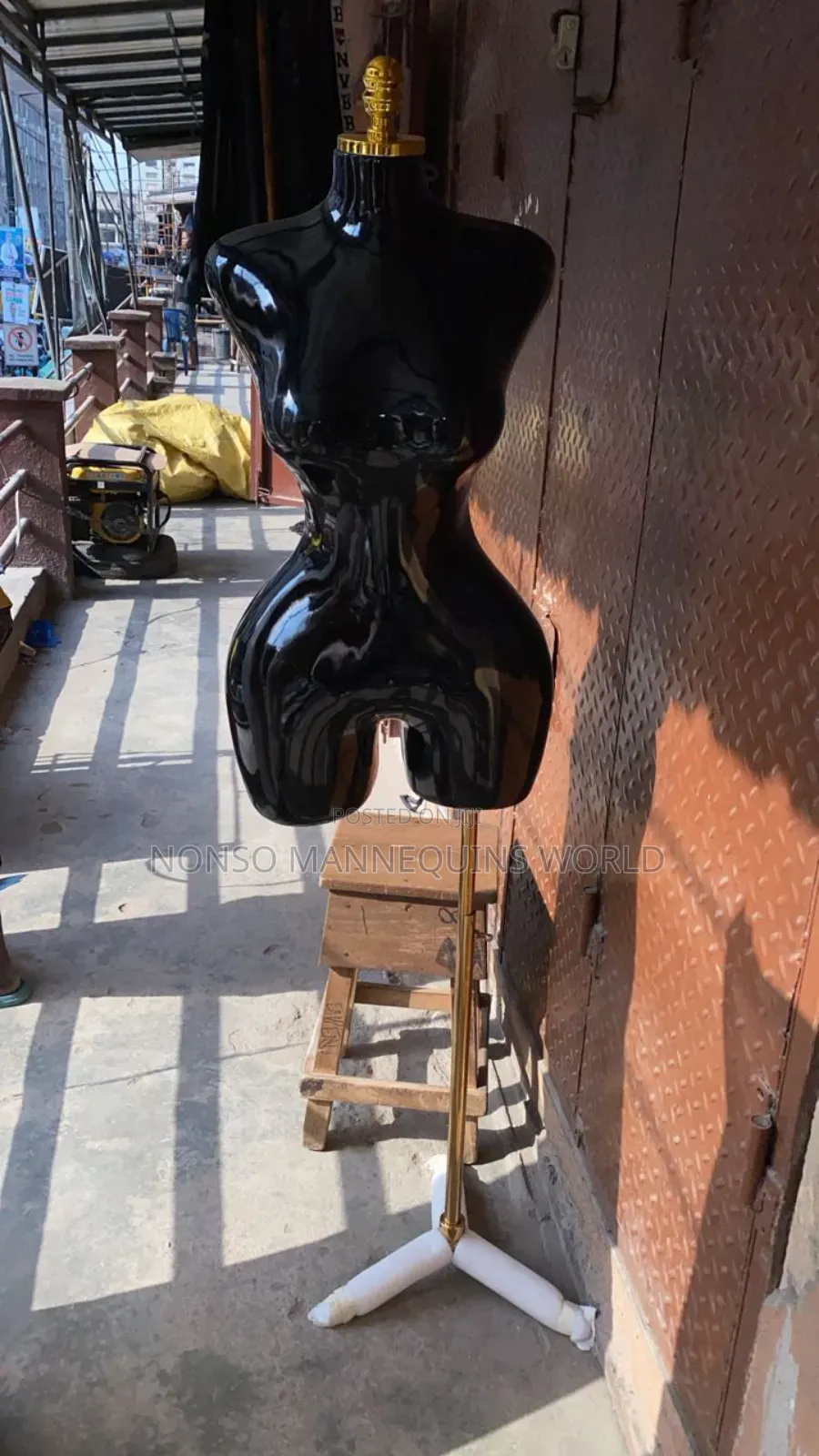Black Fibre Bbl Bodyform