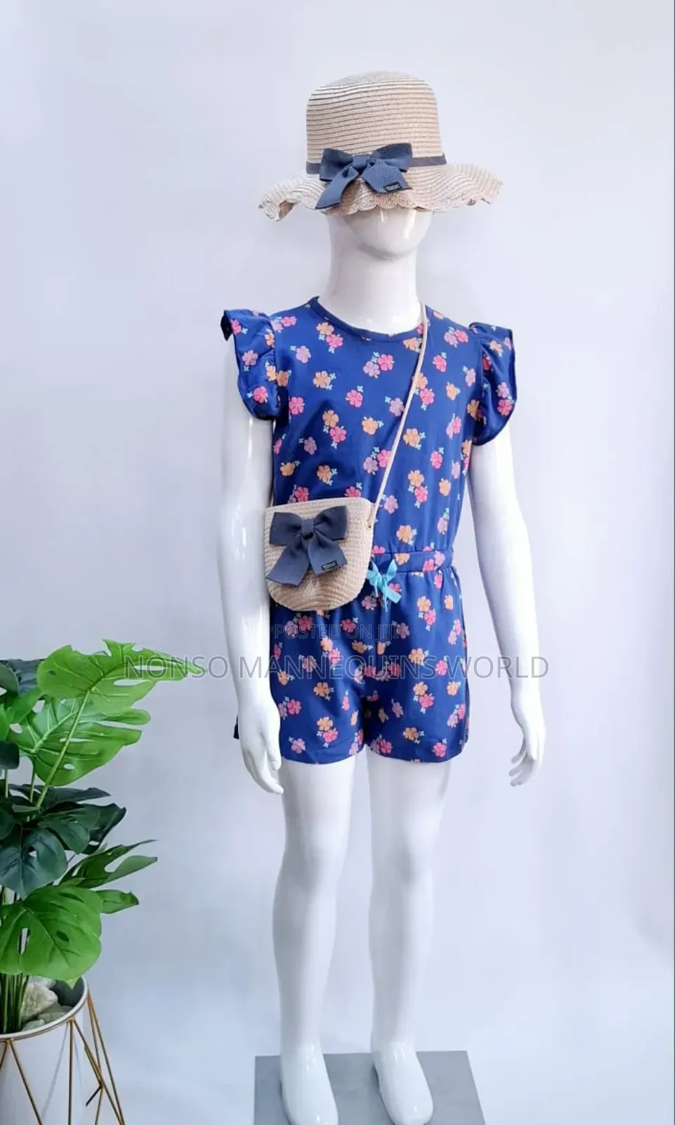 Age 6 To 10 Yrs Glossy White Unisex Kids Mannequins