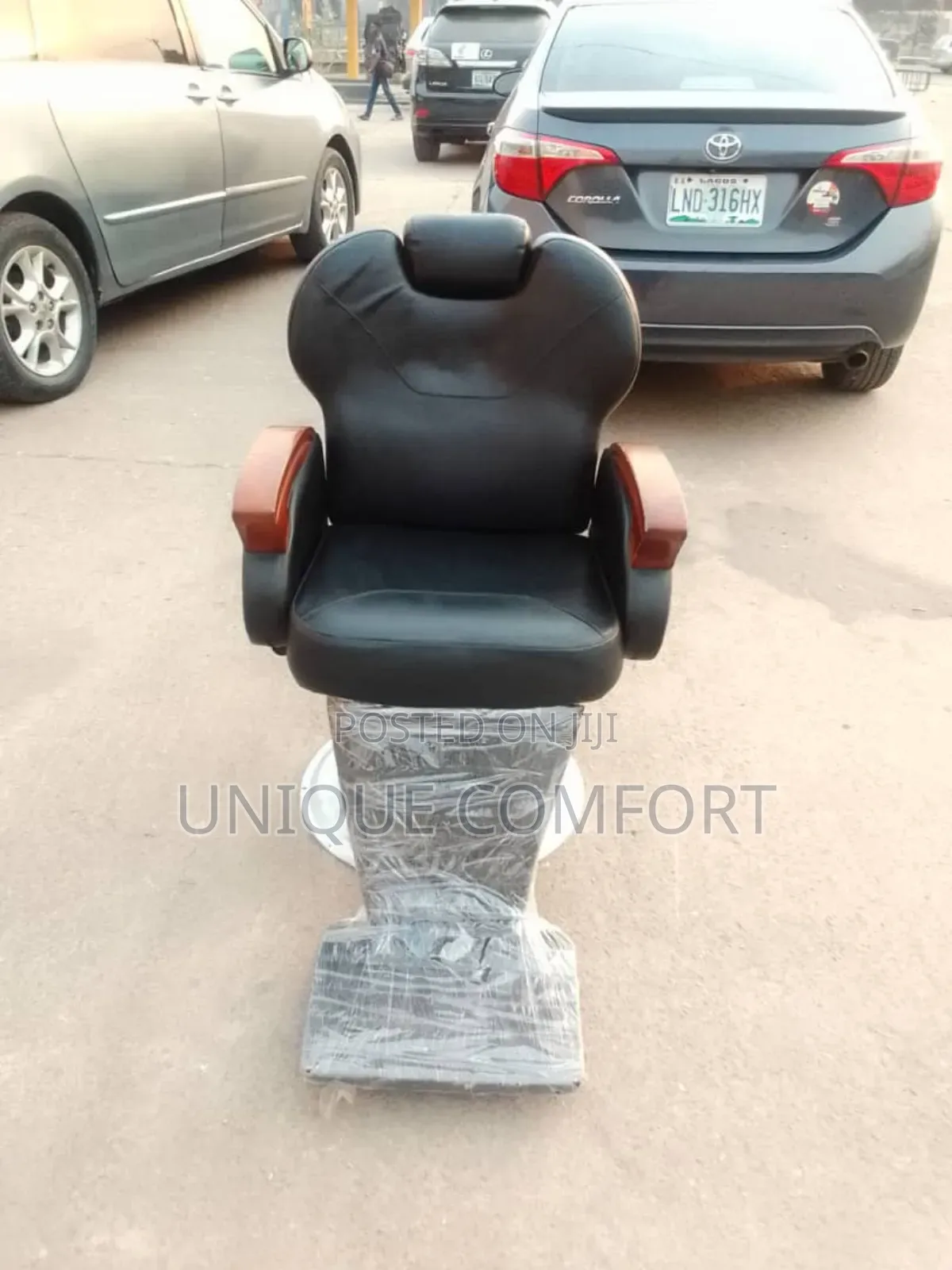 Imported Executive Salon Rolling Recliner Barber Chair