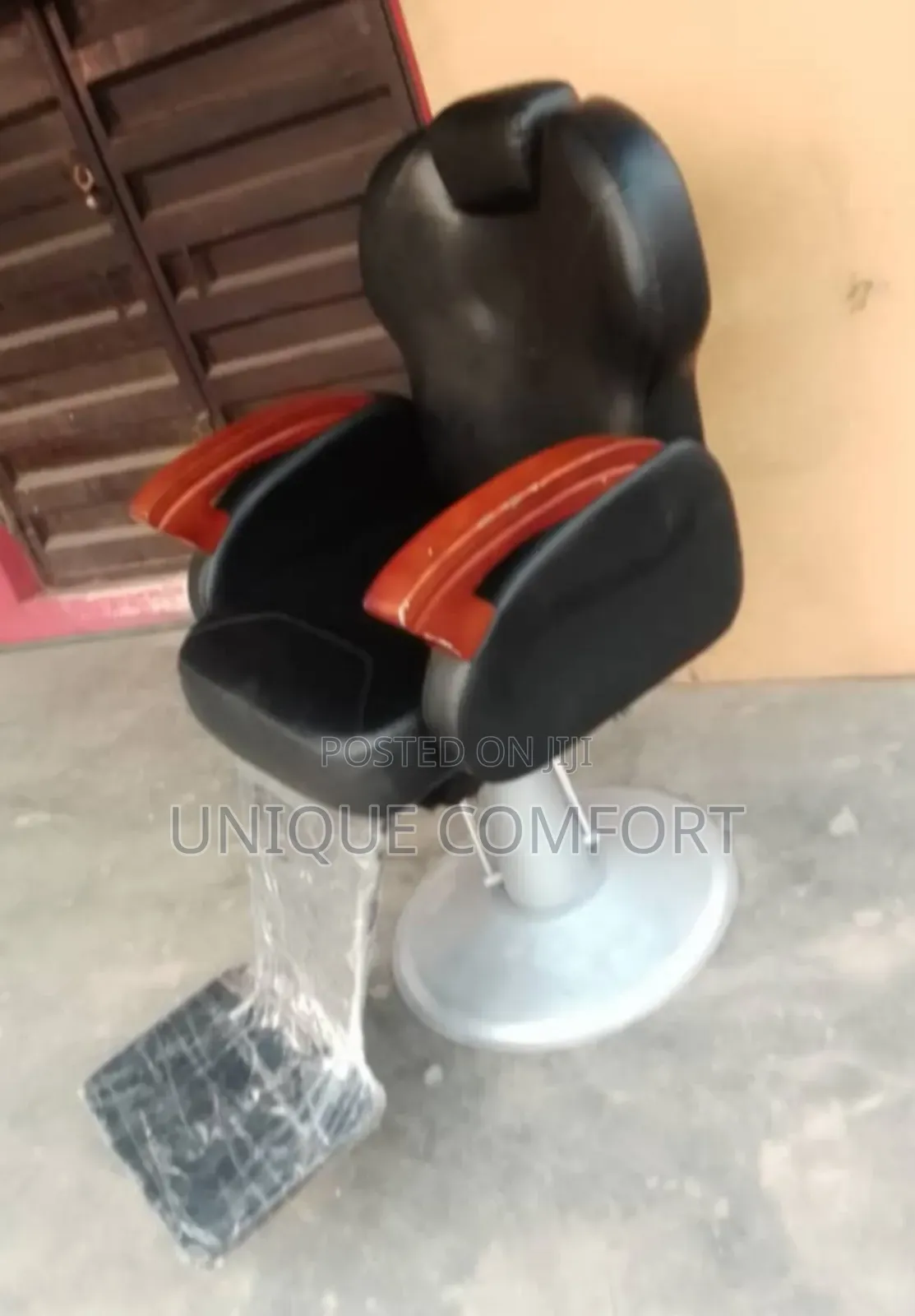 Imported Executive Salon Rolling Recliner Barber Chair