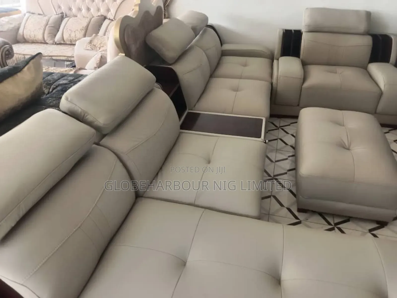 Royal Exquisite Sofa