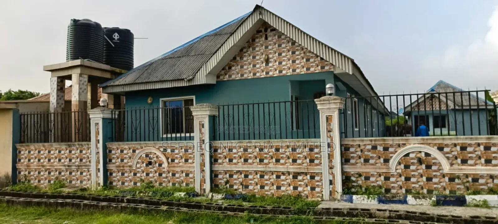 Furnished 10bdrm Block of Flats in Batife, Igbogbo for sale