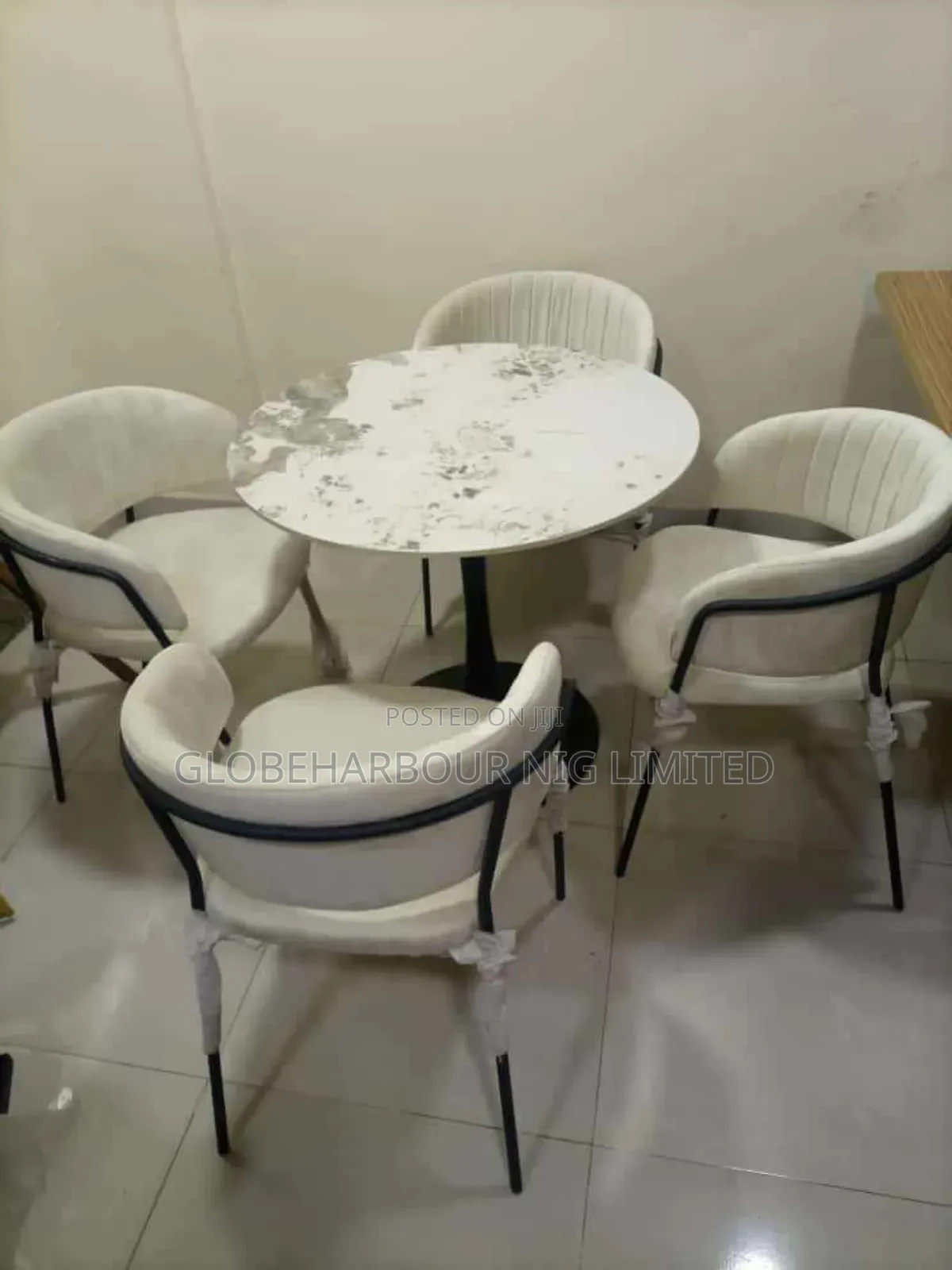Royal Exquisite Dinning Set