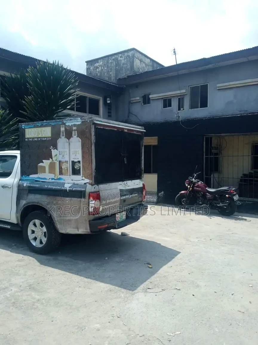 10bdrm Block of Flats in Rumuola With Shops, Port-Harcourt for sale