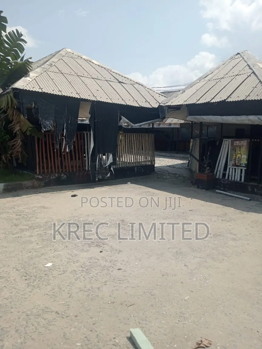 10bdrm Block of Flats in Rumuola With Shops, Port-Harcourt for sale