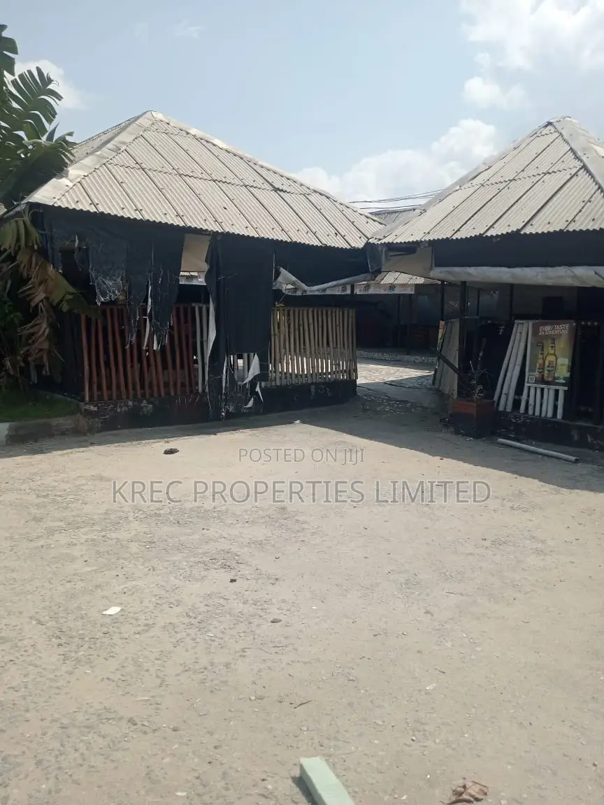 10bdrm Block of Flats in Rumuola With Shops, Port-Harcourt for sale