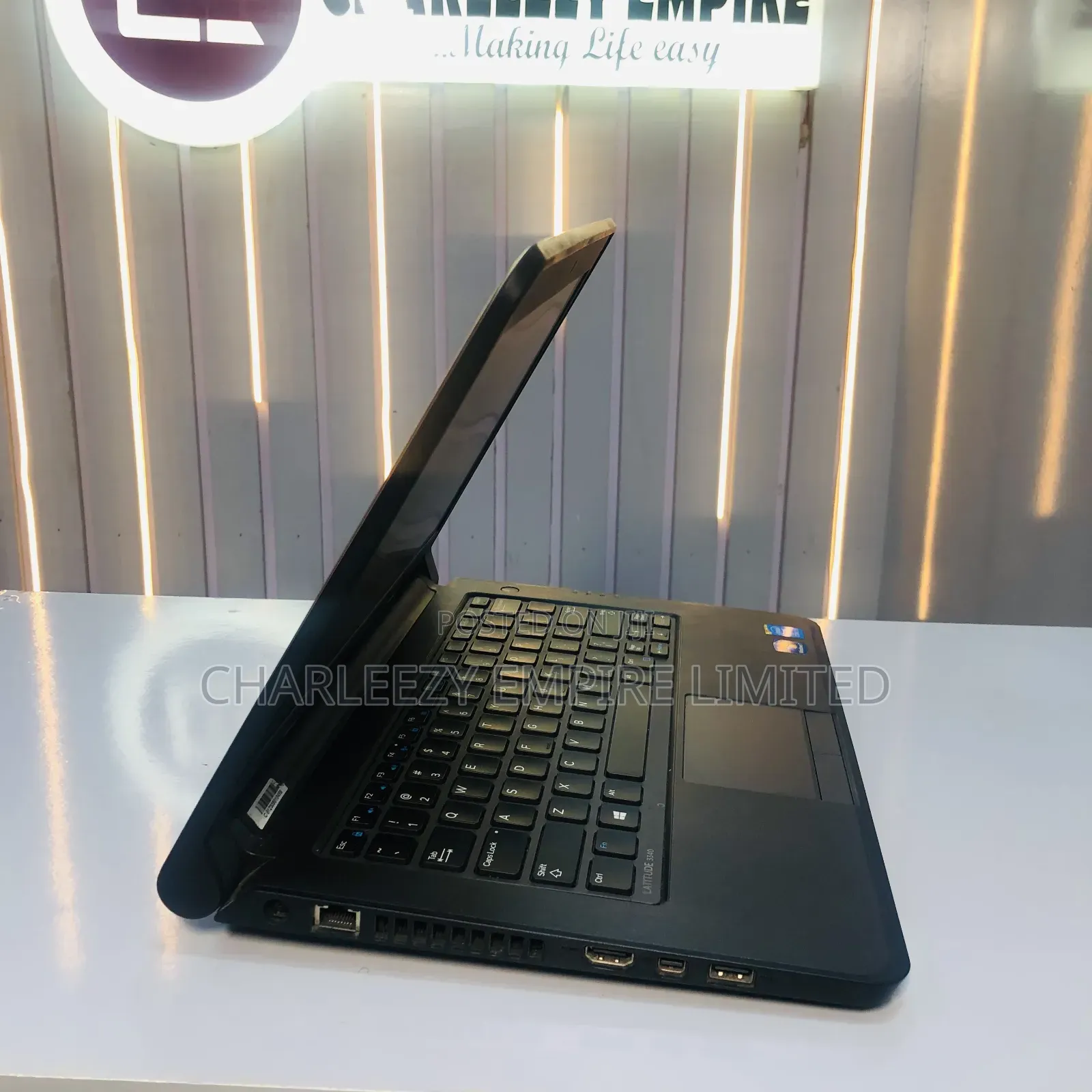 Laptop Dell Latitude 3189 8GB Intel Core I3 HDD 500GB
