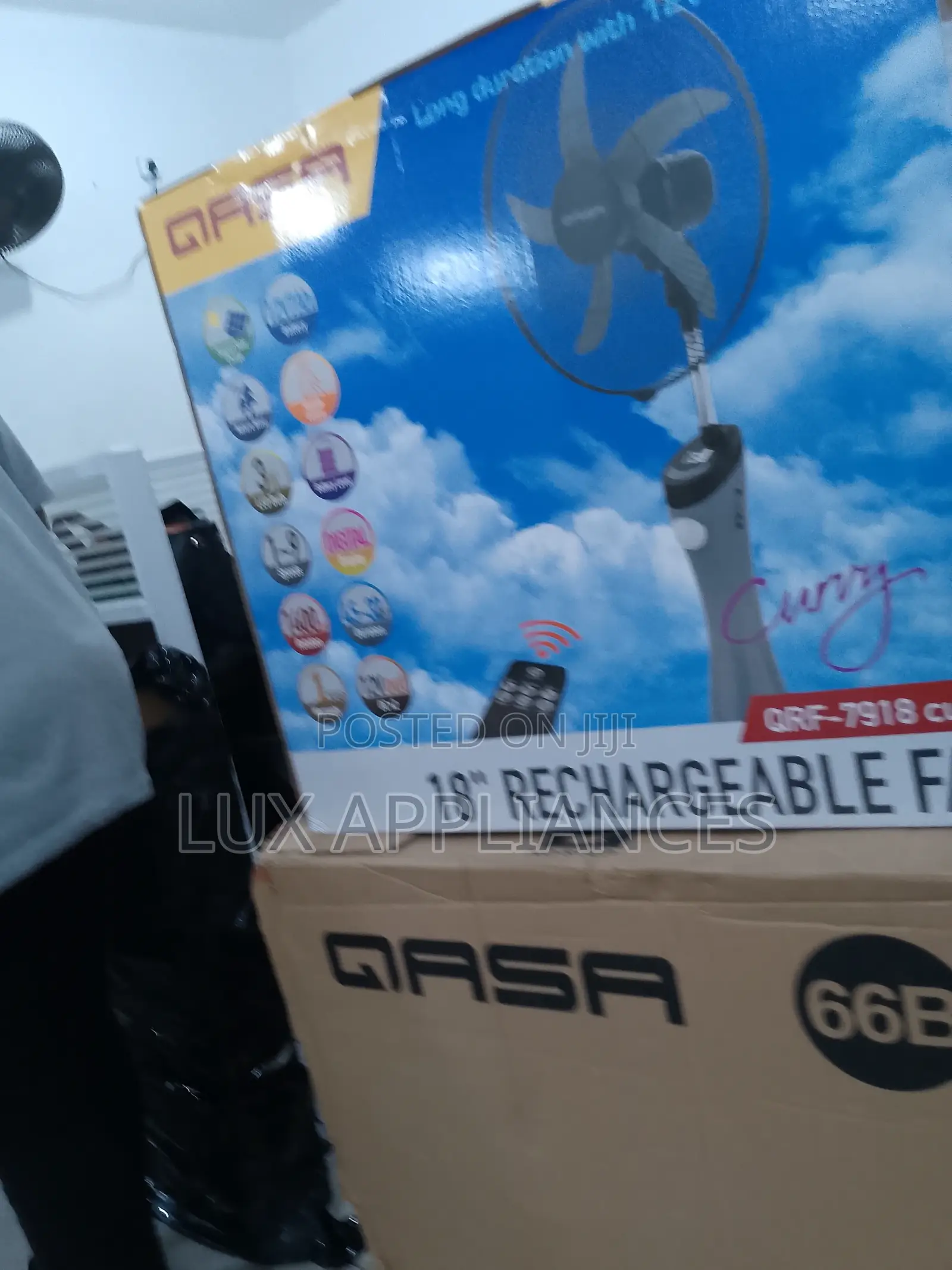 Qasa Rechargeable 18inches Standing Fan