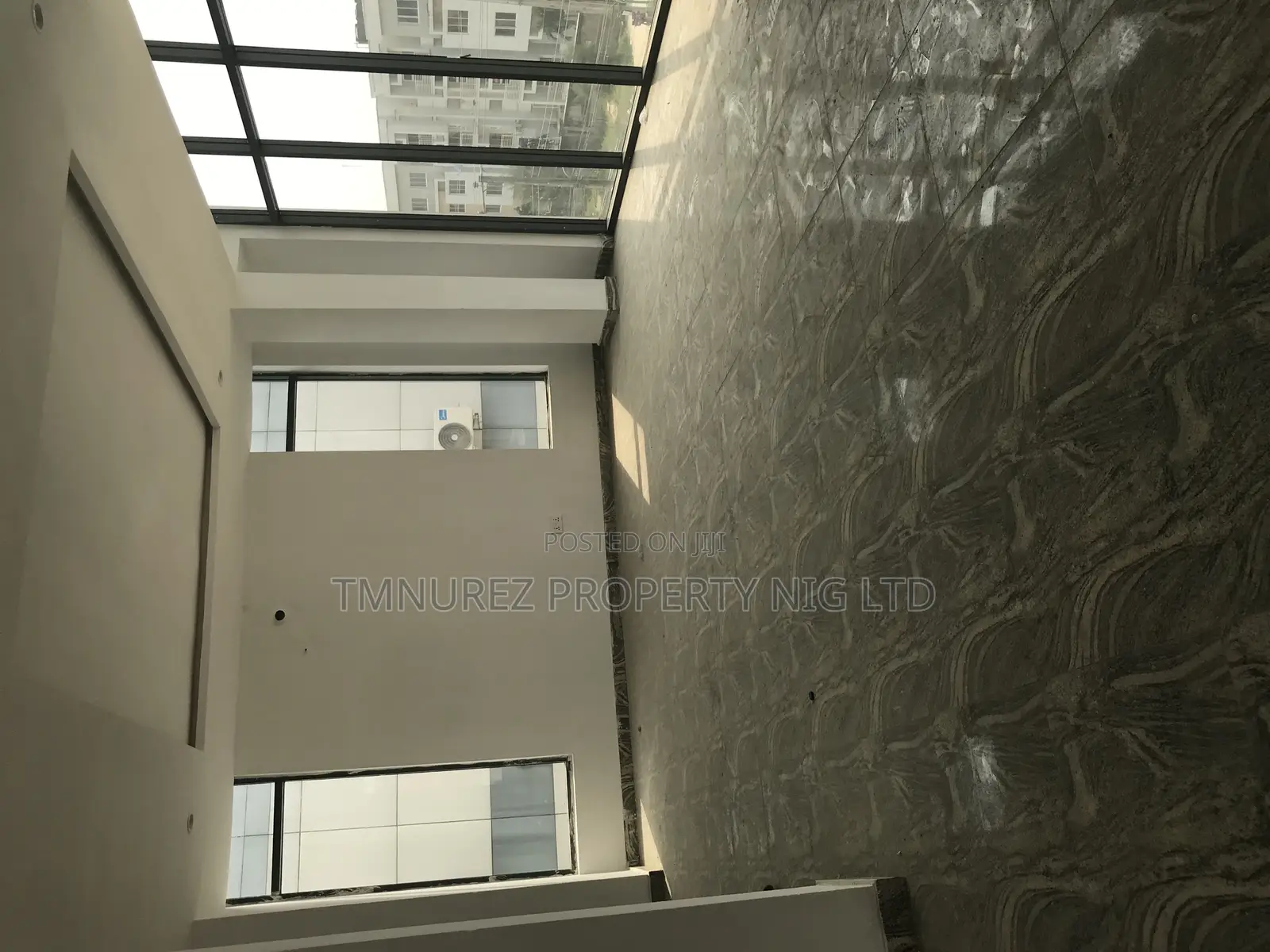 Showroom Shop for Rent at Orchild Road Facing the Main Road