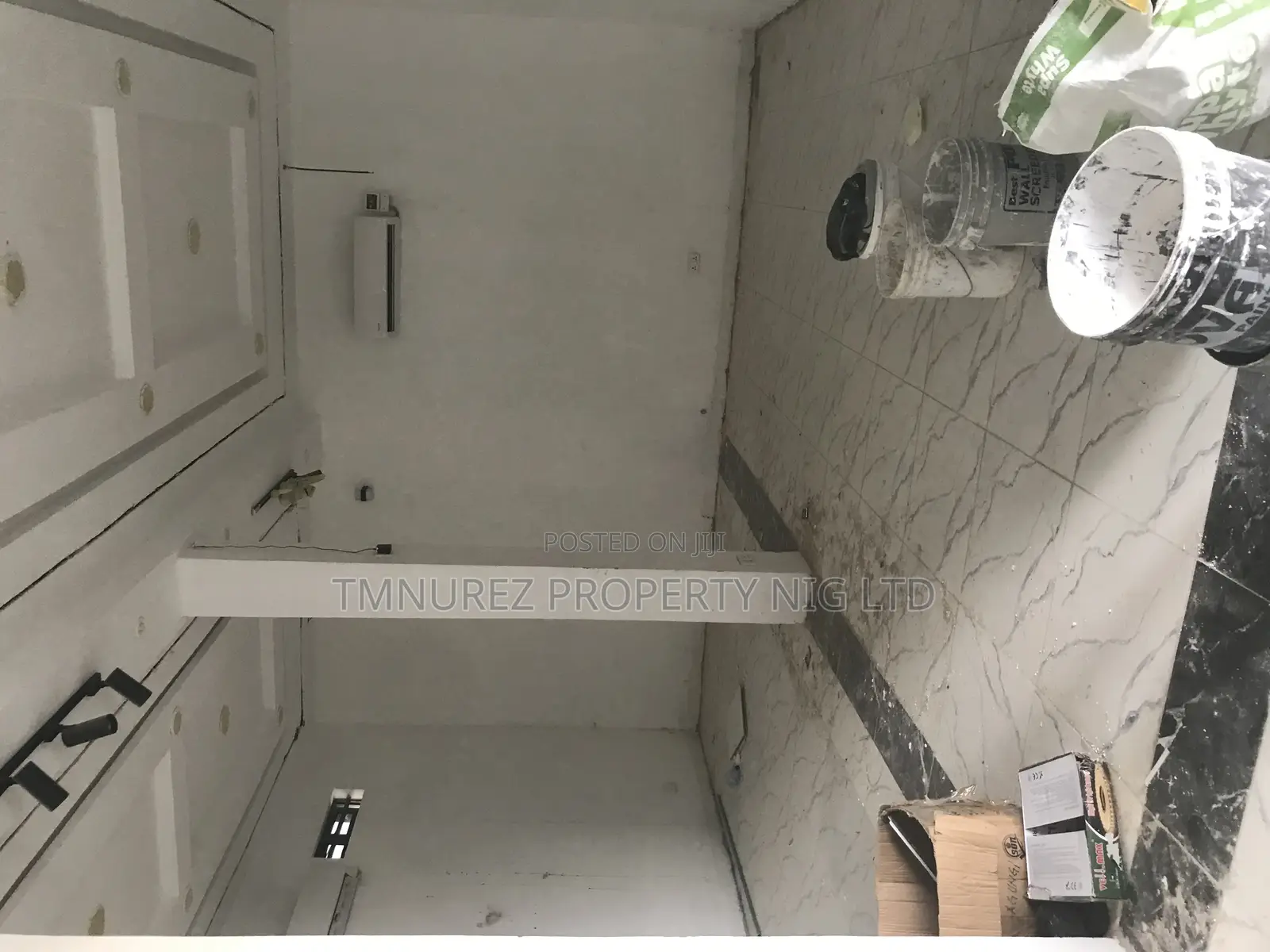 Shop for Rent in a New Mall Before Jakande Lekki