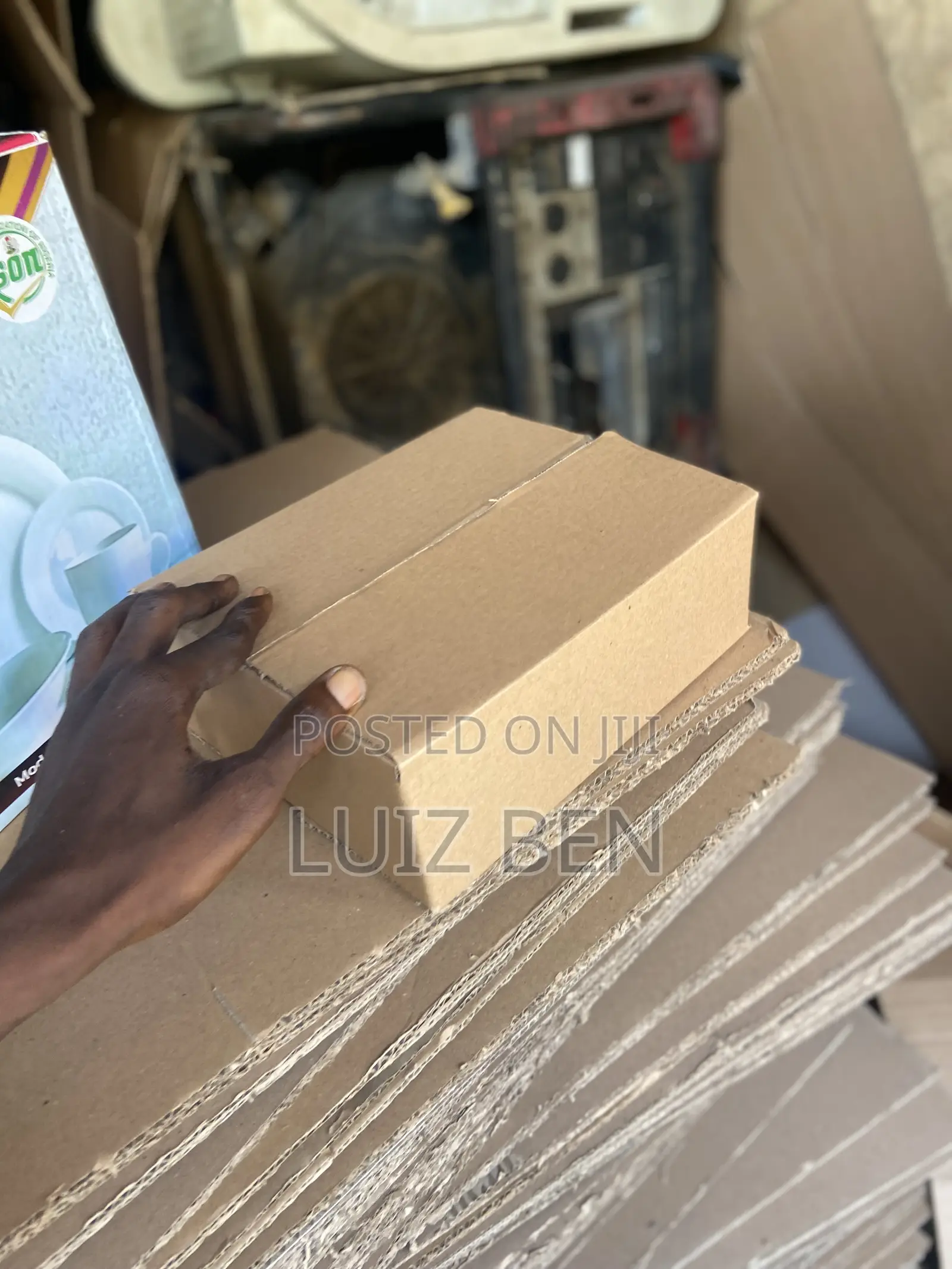 Diffrent Sizes of Plain Hand Made Cartons