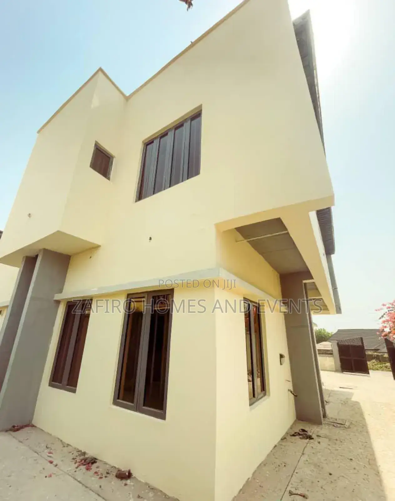 3bdrm Duplex in Gra Near Queens, Oluyole for sale